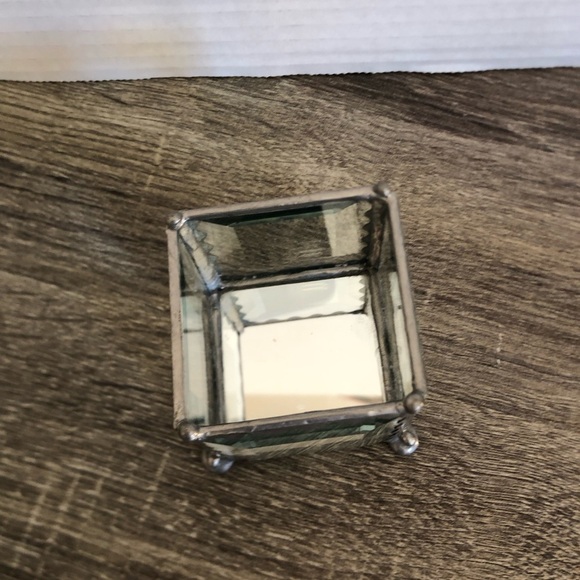 Vtg Beveled Glass Box with Mirrored Bottom - Picture 4 of 9